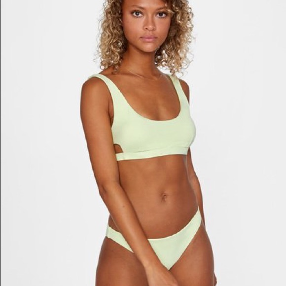 RVCA || NWT Solid Bralette Bikini Top - Picture 4 of 7